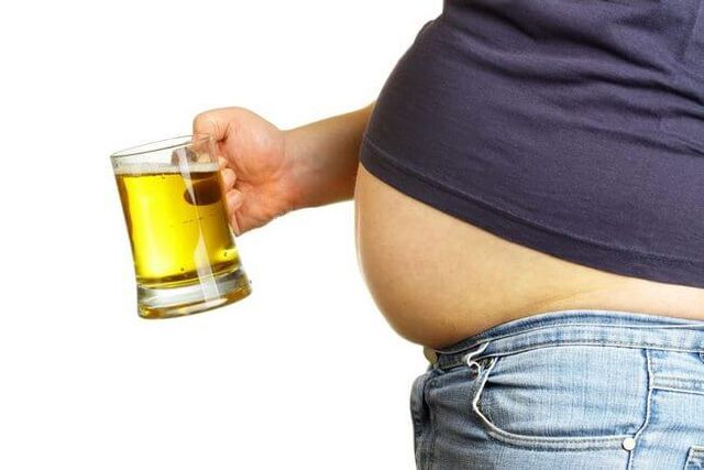 A man with a beer belly can set goals and lose weight